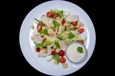Салат «Цезарь» с курицей